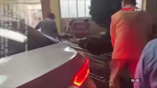 CSGT Lâm Đồng kịp thời hỗ trợ nam thanh niên nghi bị đột quỵ đi cấp cứu