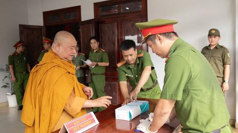Thành phố Hồ Chí Minh: Đại biểu HĐND nêu gương test ma túy