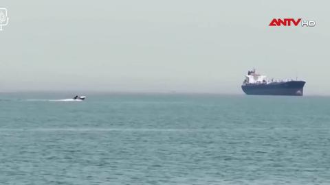 Iran và Oman dự tính thu phí eo biển Hormuz