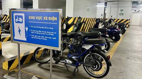 Chung cư phải bố trí riêng khu vực để ô tô điện, xe máy điện