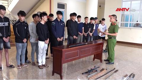 Bắt khẩn cấp 9 đối tượng mang hung khí hỗn chiến tại xã Ea Drăng