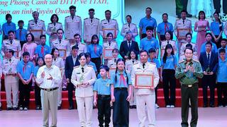 Gặp mặt, tôn vinh 58 gia đình Công an tiêu biểu
