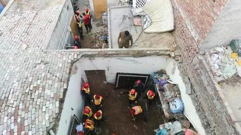 Sập mái lớp học ở Pakistan, 14 học sinh thiệt mạng 