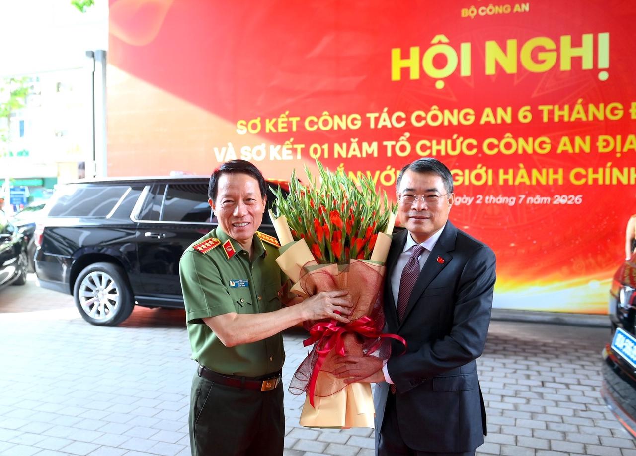 Bộ Công an sơ kết công tác 6 tháng và sơ kết 1 năm tổ chức Công an địa phương 2 cấp