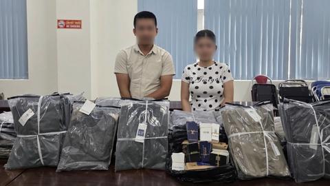Triệt phá đường dây sản xuất áo thun giả mạo nhãn hiệu