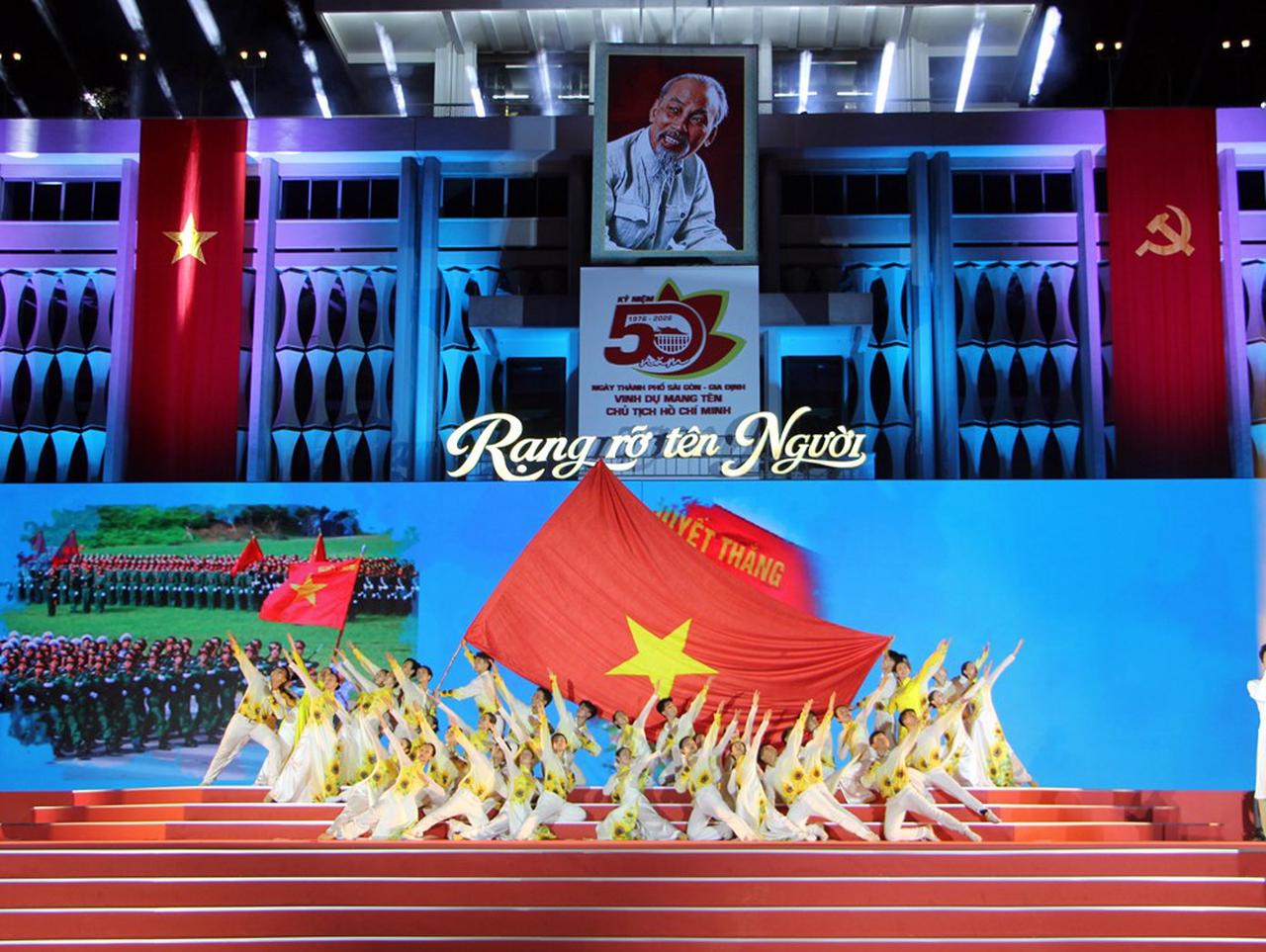 Cầu truyền hình “Rạng rỡ tên Người”