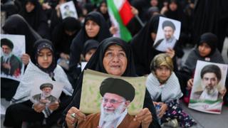 Người dân Iran tiễn biệt Đại giáo chủ Ali Khamenei