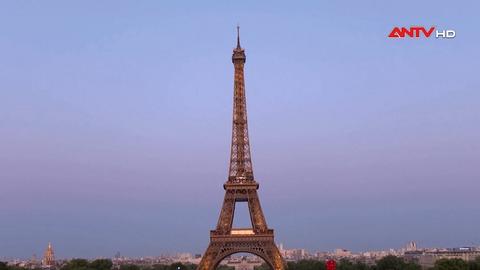 Eiffel rực sáng màu cờ Mỹ kỷ niệm 250 năm Ngày Độc lập