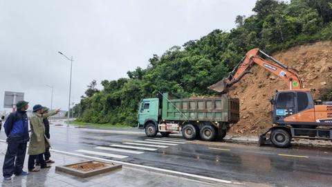 Khắc phục hậu quả bão số 1