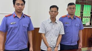 Khởi tố nguyên Thẩm phán Toà án nhân dân TP Hà Nội 