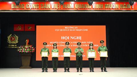 Cục Quản lý xuất nhập cảnh sơ kết 6 tháng