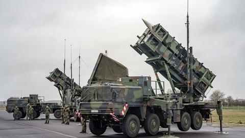 NATO thúc đẩy sản xuất vũ khí và tăng cường năng lực phòng thủ