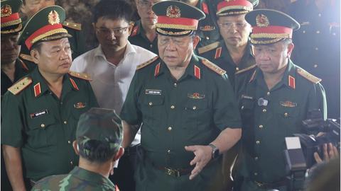 Đại tướng Nguyễn Trọng Nghĩa kiểm tra công tác quy tập hài cốt liệt sĩ tại công viên Lê Thị Riêng