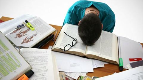 Hệ lụy từ áp lực thành tích trong kỳ thi THPT