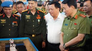 Đại tướng Lương Tam Quang tham quan triển lãm "80 năm An ninh nhân dân - Lá chắn thầm lặng"
