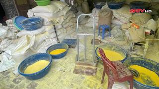 Thủ đoạn sản xuất tinh bột nghệ giả để trục lợi
