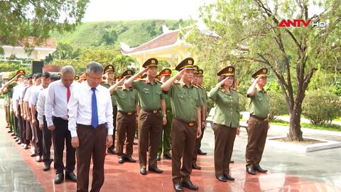 Thứ trưởng Đặng Hồng Đức tri ân các anh hùng liệt sĩ tại TP Đà Nẵng