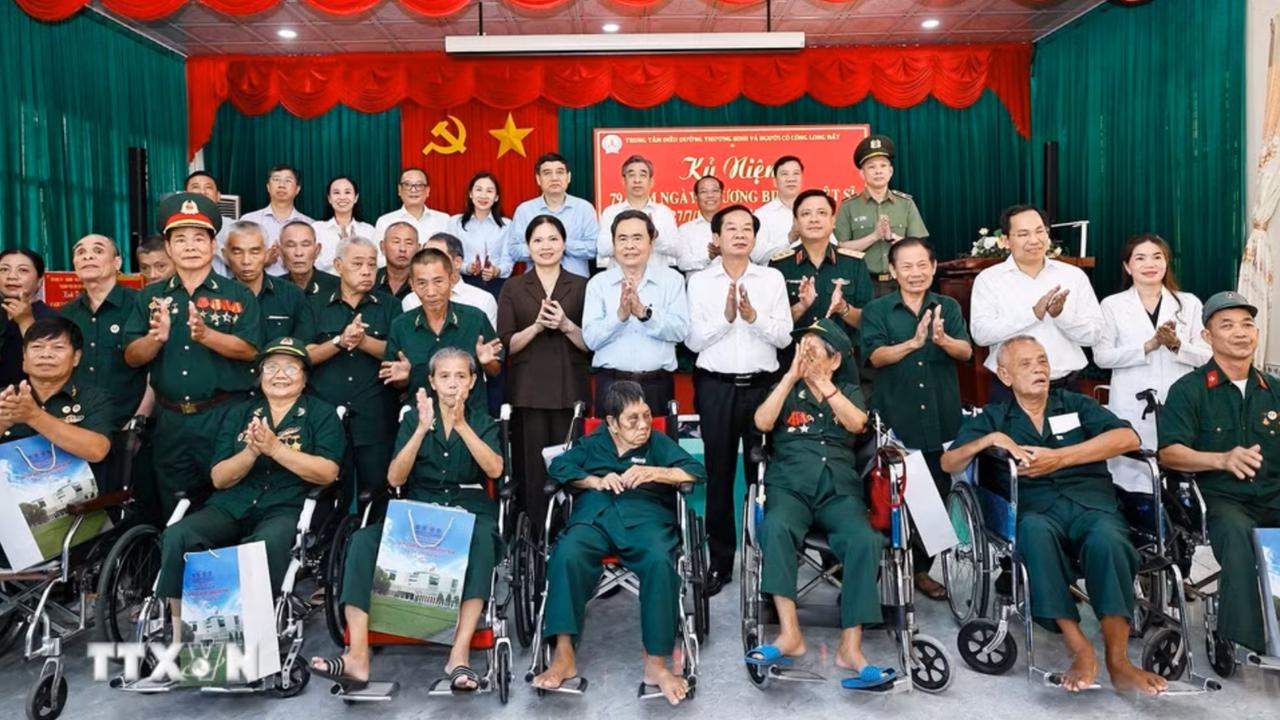 Chủ tịch Quốc hội Trần Thanh Mẫn tri ân người có công tại TP.HCM Chủ tịch Quốc hội Trần Thanh Mẫn tri ân người có công tại TP.HCM