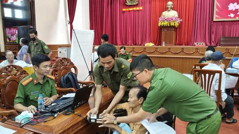 Thu nhận mẫu ADN, góp phần xác định danh tính hài cốt liệt sĩ