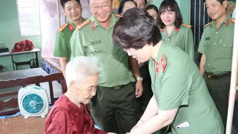 Bệnh viện 30-4: Nhiều hoạt động nghĩa tình nơi cực Nam Tổ quốc