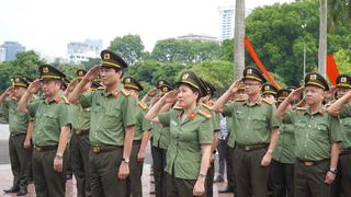 Cục Truyền thông CAND dâng hương tưởng niệm, tri ân các Anh hùng liệt sĩ