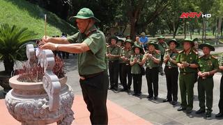 Ban liên lạc Công an chi viện chiến trường miền Nam dâng hương tại Tuyên Quang