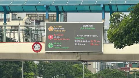 Hà Nội: Chủ động lộ trình từ bảng điện tử giao thông