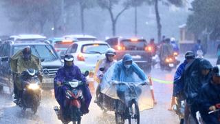 Hà Nội mưa lớn, cảnh báo ngập lụt nhiều tuyến phố