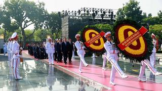  Lãnh đạo Đảng, Nhà nước viếng Chủ tịch Hồ Chí Minh và tưởng niệm các Anh hùng liệt sĩ 