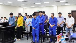 Nhận hối lộ, hai cựu cán bộ hải quan bị tuyên phạt 13 năm tù