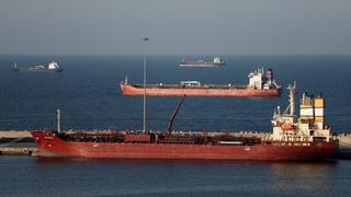 Iran tấn công tàu chở dầu được Mỹ hộ tống
