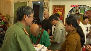 Trao quà cho người khiếm thị có hoàn cảnh khó khăn 