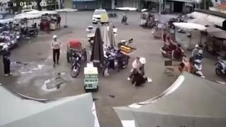 Điều tra vụ người phụ nữ đi chợ bất ngờ bị đâm trọng thương