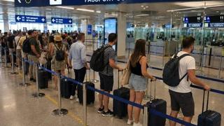 Tây Ban Nha áp đặt kiểm soát biên giới đáp trả Italia