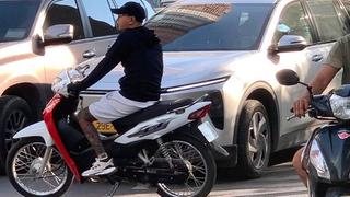 CSGT vào cuộc vụ ô tô, xe máy liên tục tạt đầu nhau trên đường