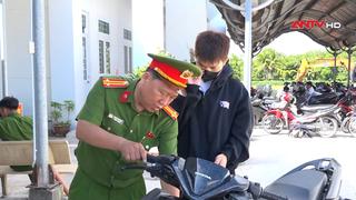 Trao trả xe bị mất trộm cho bị hại