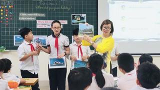 Chuyển từ "dạy tiếng Anh" sang xây dựng môi trường sử dụng tiếng Anh trong trường học