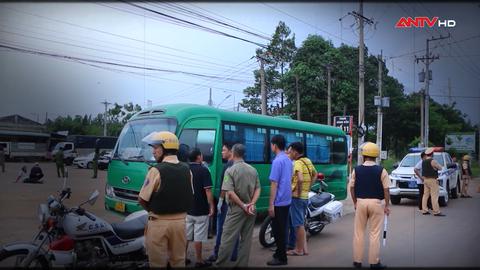 Bắt trọn đường dây