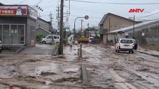 Mưa lớn tấn công Nhật Bản, hàng trăm ngàn người sơ tán