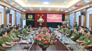 Bế giảng lớp bồi dưỡng kiến thức quốc phòng và an ninh đối tượng 2