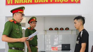 Nhân viên giao hàng chiếm đoạt gần 130 triệu đồng tiền COD