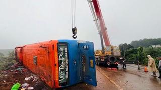 Lật xe khách trên đường tránh Gia Lai, nhiều người thương vong