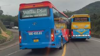 Tài xế xe khách lấn làn vượt ẩu, gây va chạm trên đèo Mang Yang