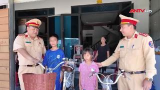  Trao xe đạp hỗ trợ học sinh mồ côi 