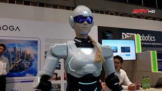 Robot gấu trúc và gương AI gây chú ý tại triển lãm IFA Berlin 