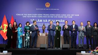 Tổng Bí thư, Chủ tịch nước Tô Lâm gặp gỡ cán bộ, nhân viên Đại sứ quán và cộng đồng người Việt Nam tại Liên bang Nga