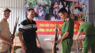Điện Biên: người dân tự giác giao nộp 27 khẩu súng