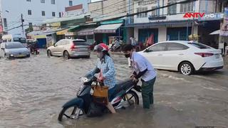 Triều cường gây ngập sâu tại Cần Thơ, TP.HCM
