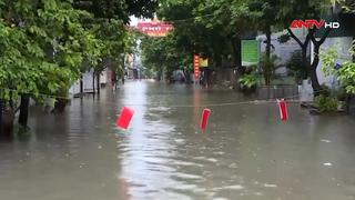Mưa lớn gây ngập nhiều nơi, hàng trăm hộ dân bị cô lập