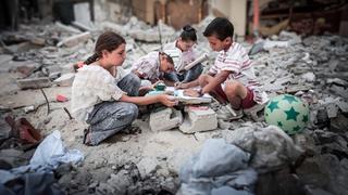 Trẻ em Gaza trở lại trường học trong cảnh thiếu thốn